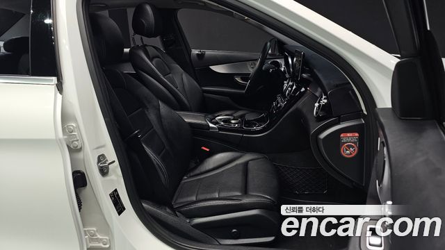 Mercedes-Benz C-Class 2018 — photo 16