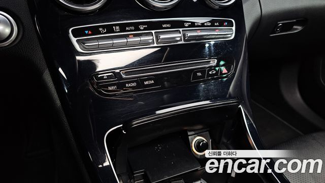 Mercedes-Benz C-Class 2018 — photo 28