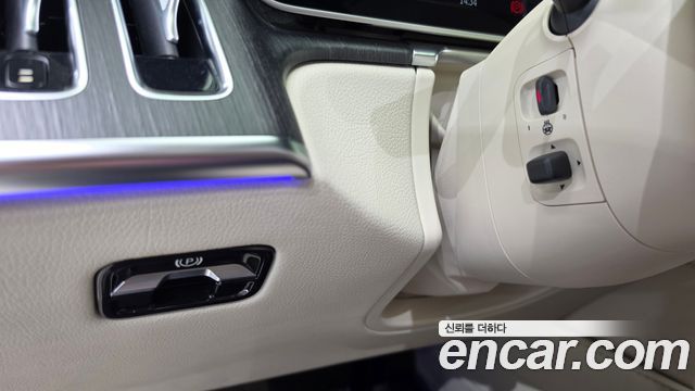 Mercedes-Benz S-Class 2021 — photo 23