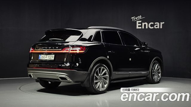 Lincoln Nautilus 2023 — photo 2