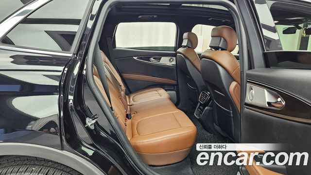 Lincoln Nautilus 2023 — photo 18