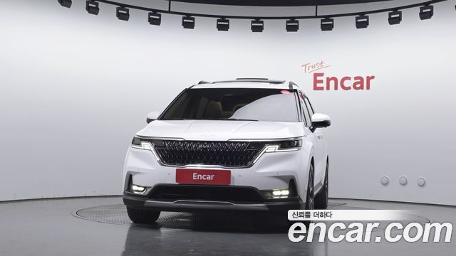 Kia Canival 2023 — photo 3