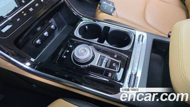 Kia Canival 2023 — photo 9