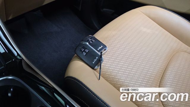 Kia Canival 2023 — photo 15