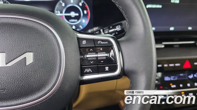 Kia Canival 2023 — photo 16