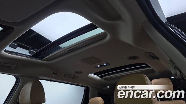 Kia Canival 2023 — photo 17