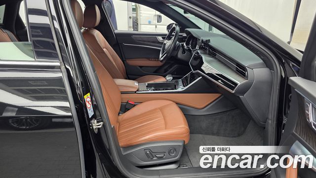 Audi A6 2021 — photo 17