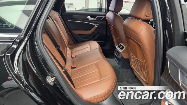 Audi A6 2021 — photo 18