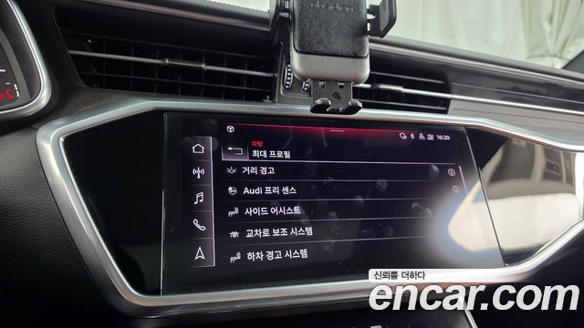 Audi A6 2021 — photo 30