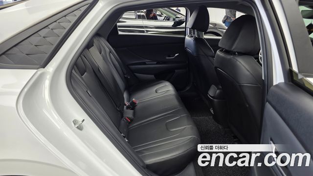 Hyundai AVANTE 2024 — photo 12