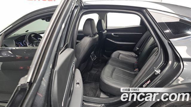 Hyundai Sonata 2020 — photo 28