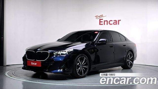 BMW 5-Series 2026 — photo 1