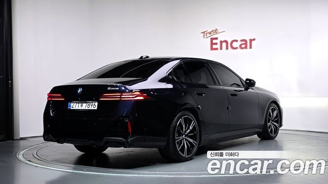 BMW 5-Series 2026 — photo 2