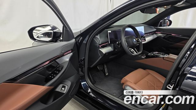 BMW 5-Series 2026 — photo 13