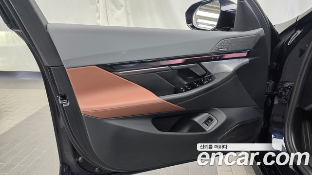 BMW 5-Series 2026 — photo 14