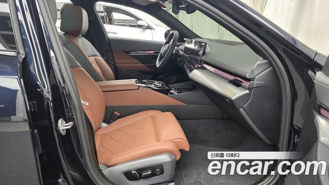 BMW 5-Series 2026 — photo 16