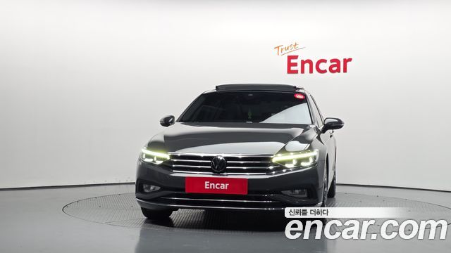 Volkswagen Passat 2021 — photo 3