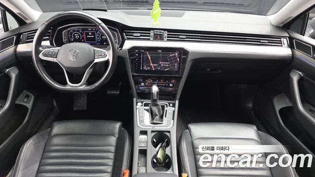 Volkswagen Passat 2021 — photo 10