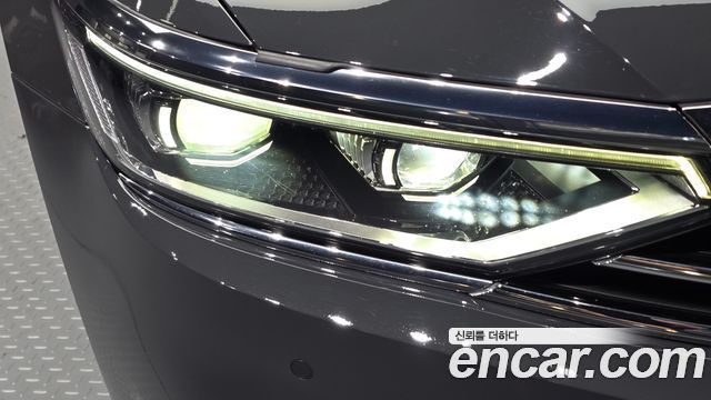 Volkswagen Passat 2021 — photo 8