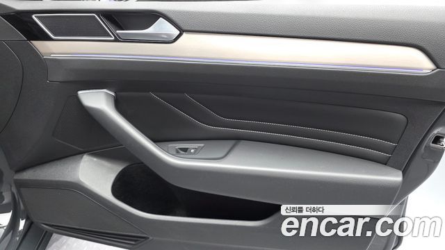 Volkswagen Passat 2021 — photo 14