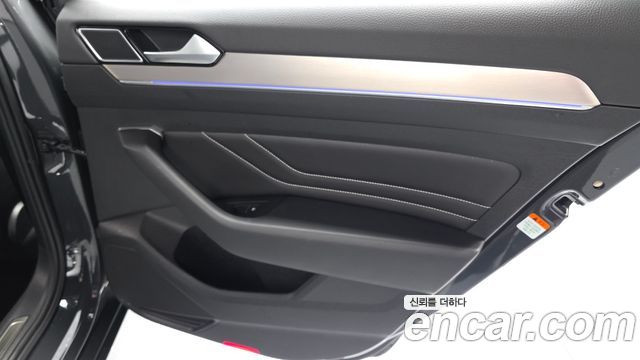 Volkswagen Passat 2021 — photo 15