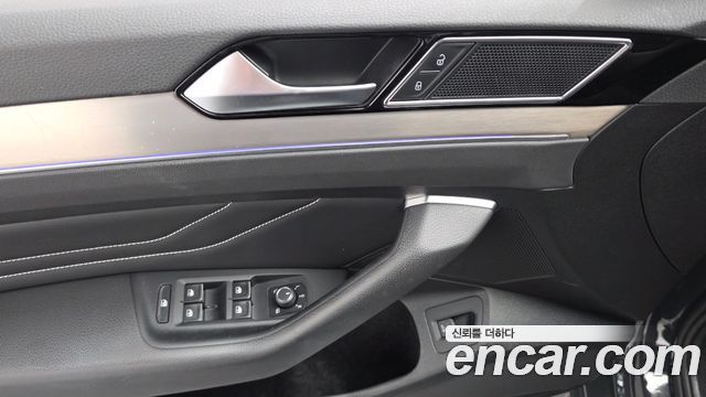 Volkswagen Passat 2021 — photo 30