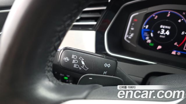 Volkswagen Passat 2021 — photo 31