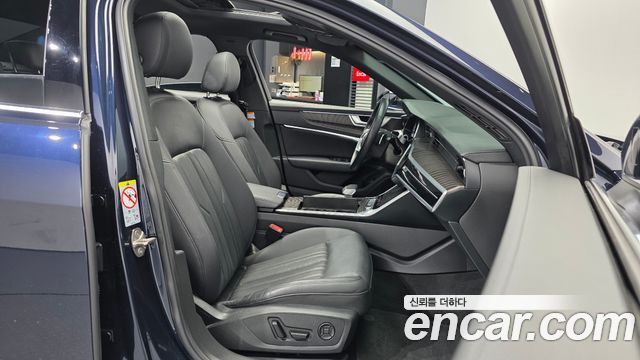 Audi A6 2022 — photo 17