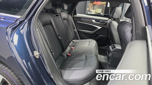 Audi A6 2022 — photo 18