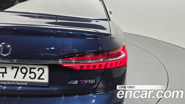 Audi A6 2022 — photo 9
