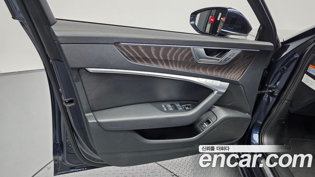 Audi A6 2022 — photo 14