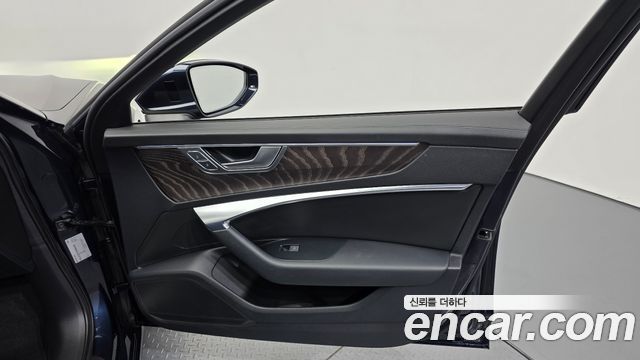 Audi A6 2022 — photo 15