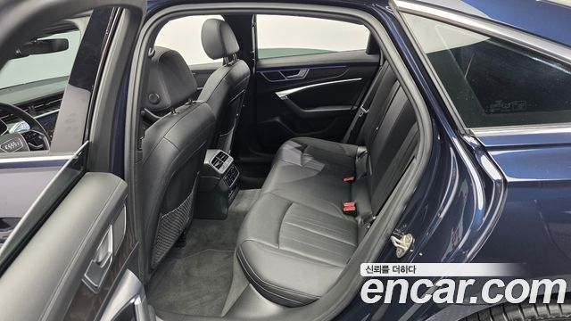 Audi A6 2022 — photo 16