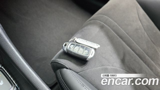 Hyundai Veloster 2021 — photo 22