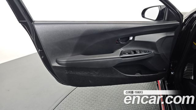 Hyundai Veloster 2021 — photo 14