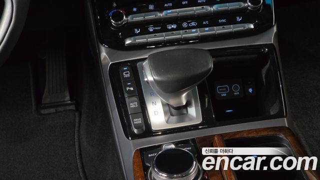 Genesis EQ900 2016 — photo 28