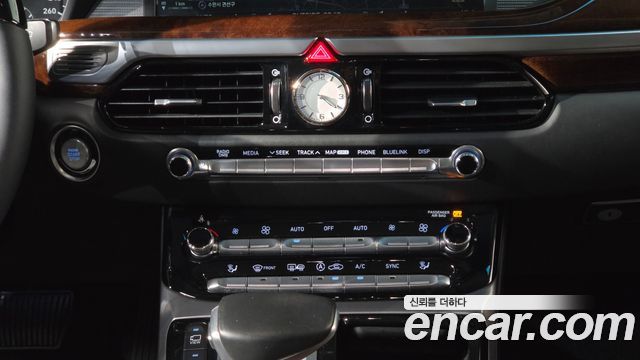 Genesis EQ900 2016 — photo 39