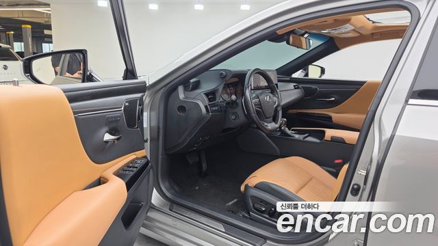 Lexus ES 2025 — photo 10