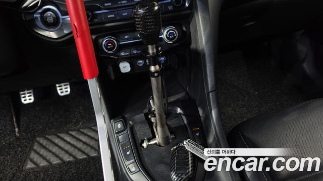 Hyundai Veloster 2019 — photo 12