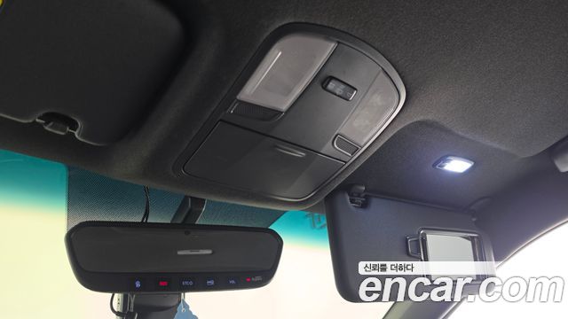 Hyundai Veloster 2019 — photo 25