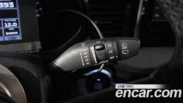 Hyundai Veloster 2019 — photo 28