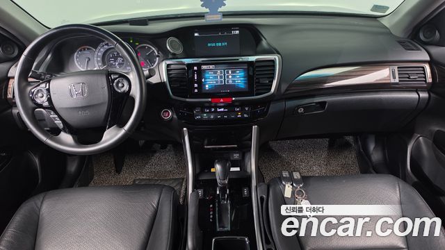Honda Accord 2016 — photo 10