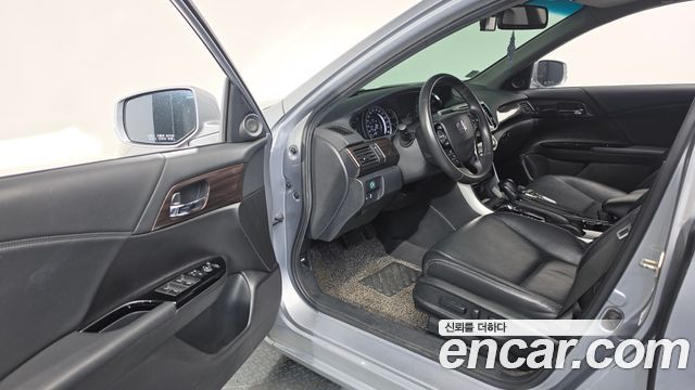 Honda Accord 2016 — photo 13