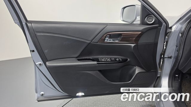 Honda Accord 2016 — photo 14