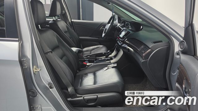 Honda Accord 2016 — photo 16