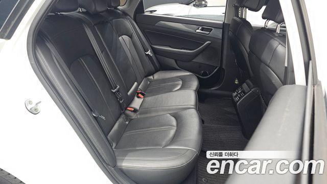 Hyundai Sonata 2016 — photo 17