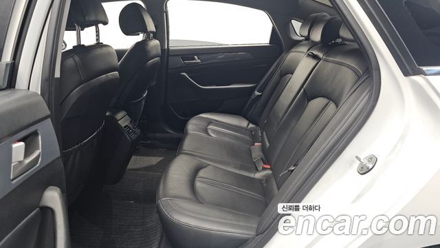 Hyundai Sonata 2016 — photo 30