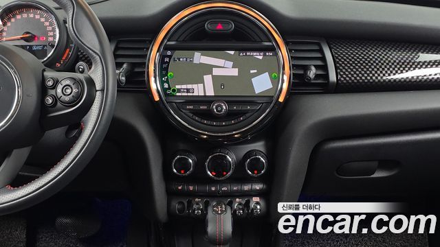 Mini Cooper 2019 — photo 20