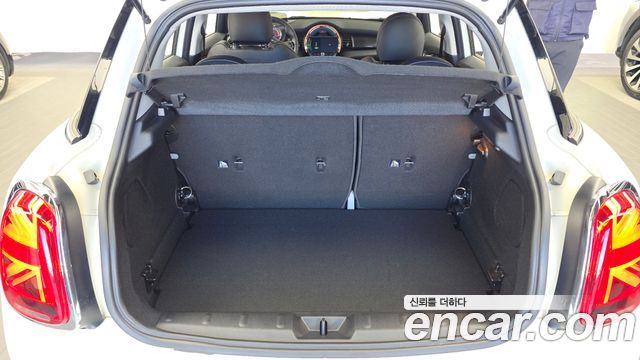 Mini Cooper 2019 — photo 26