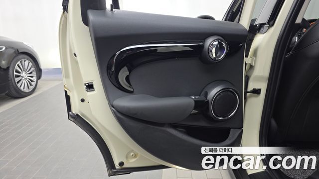 Mini Cooper 2019 — photo 15